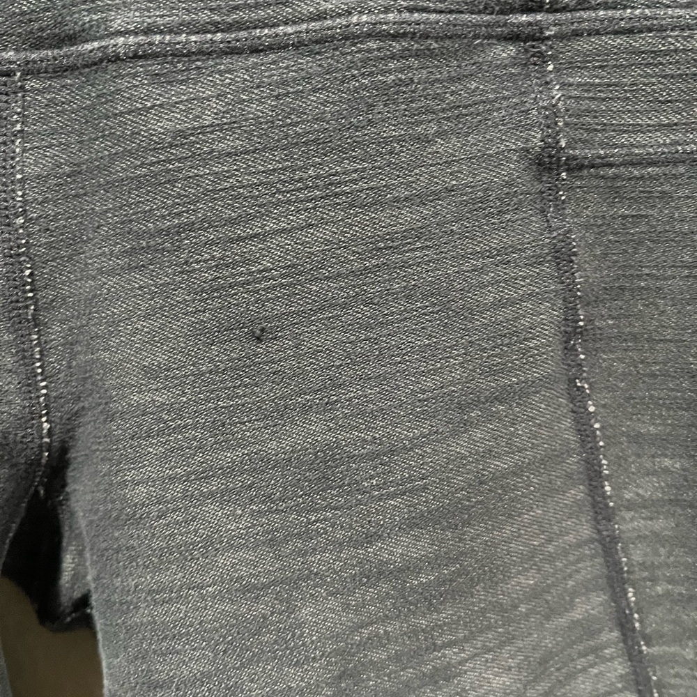 lululemon athletica Dark Gray Cropped Leggings Size 6 - Picture 2 of 4